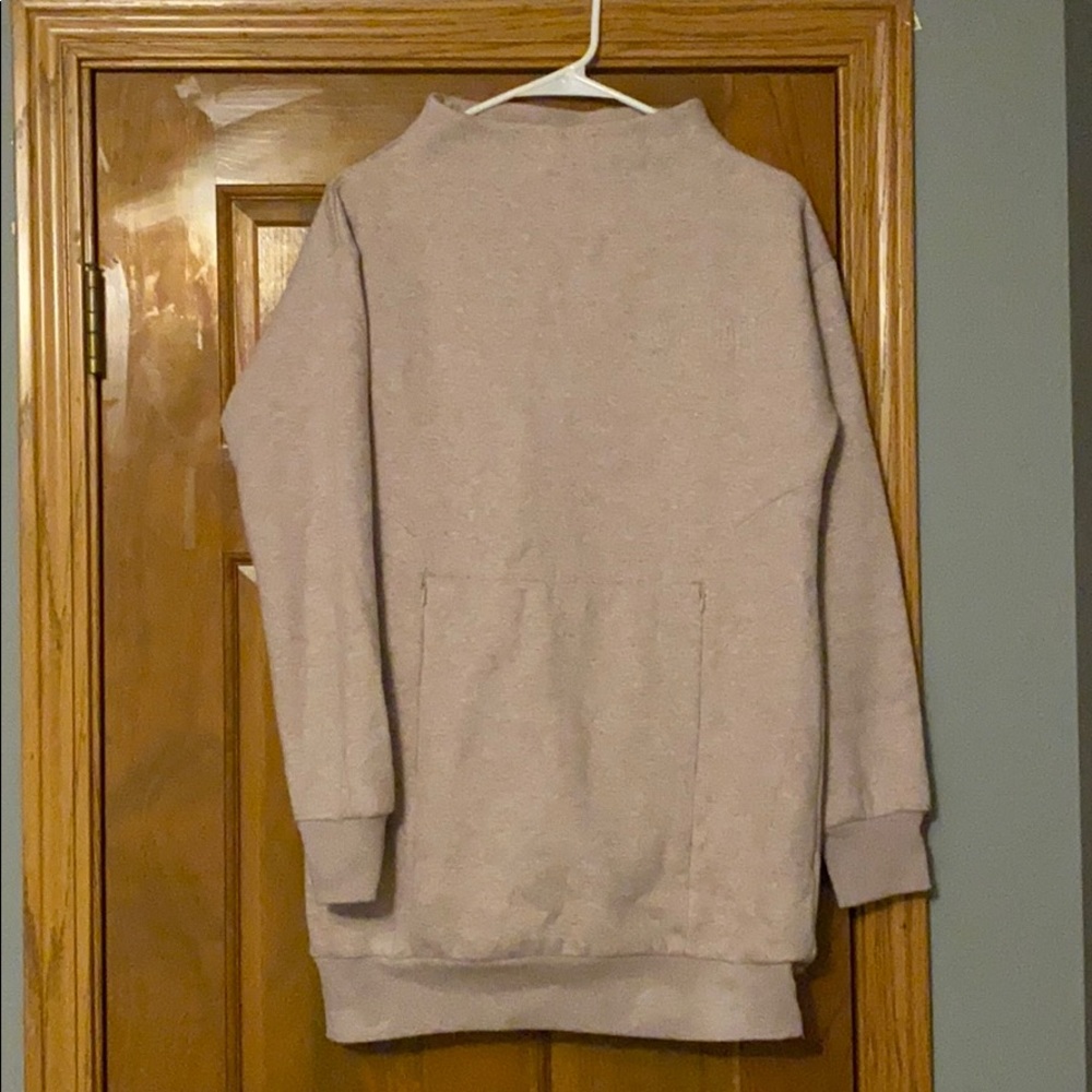 Gymshark sweatshirt